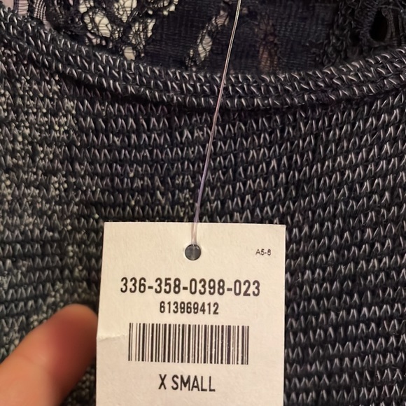 Hollister Top Size Small Brand New - Picture 7 of 7